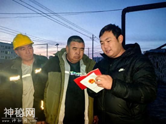 若羌县罗布泊镇普法宣传进企业 法治观念深入人心-1.jpg