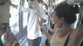 哈哈一笑，50张搞笑动图：你们是出来吓人的吗？-9.jpg