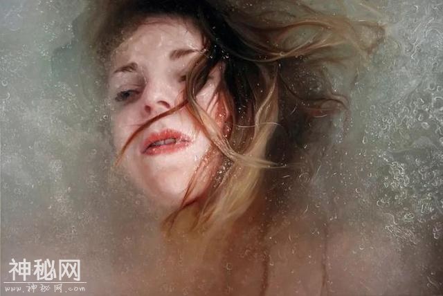 笔触穿透灵魂！美女画家艾拉莎的人体美学，比裸体更赤裸-11.jpg