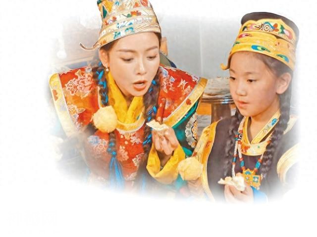 庆最早新年 品最美民俗-1.jpg