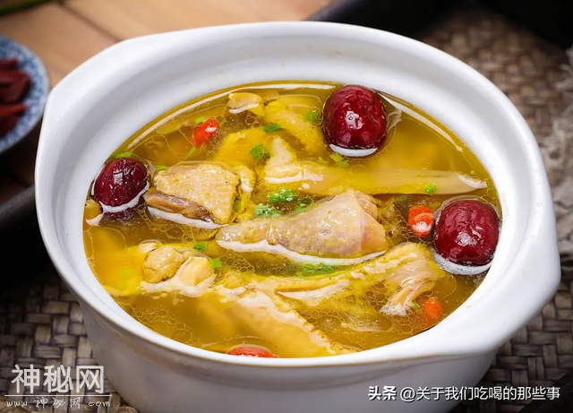 炖鸡汤时，最忌焯水和直接下锅炖，教你一招，汤鲜味美不腥不柴-2.jpg
