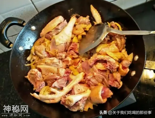 炖鸡汤时，最忌焯水和直接下锅炖，教你一招，汤鲜味美不腥不柴-4.jpg