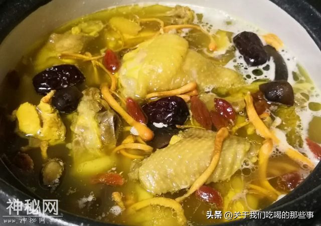 炖鸡汤时，最忌焯水和直接下锅炖，教你一招，汤鲜味美不腥不柴-6.jpg