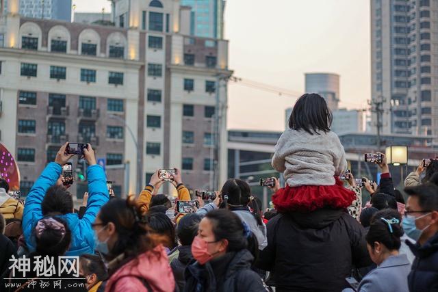 多图丨潮汕英歌舞动百年弄堂，上海今潮8弄推多地非遗民俗迎春节-3.jpg