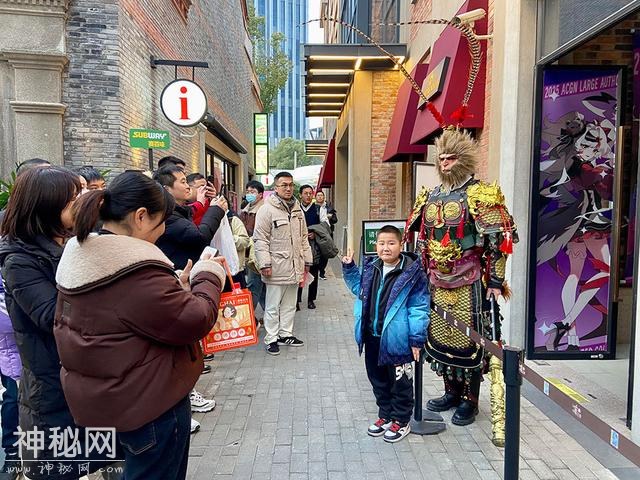 多图丨潮汕英歌舞动百年弄堂，上海今潮8弄推多地非遗民俗迎春节-7.jpg