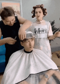 笑一笑，28组搞笑动图，狗子：怪不得贵呢，这茅子的味道确实不错-1.jpg