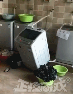 笑一笑，34张搞笑动图，网友：真的是穷疯了！看啥都像钱-19.jpg