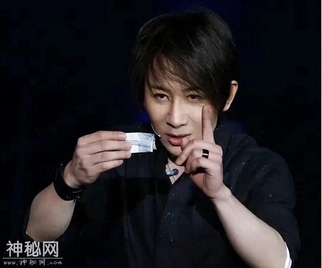 这一次，癌症康复后7登春晚的刘谦，让所有人见识到他的江湖地位-1.jpg