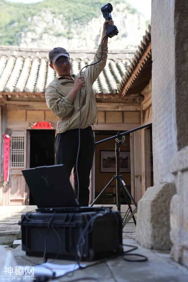 这群年轻人，从时间手里“抢”下濒危文物影像-2.jpg