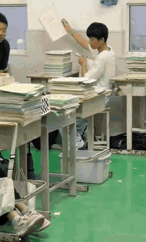开心一下，60组搞笑动图，分工明确的一家人，太有意思了-24.jpg