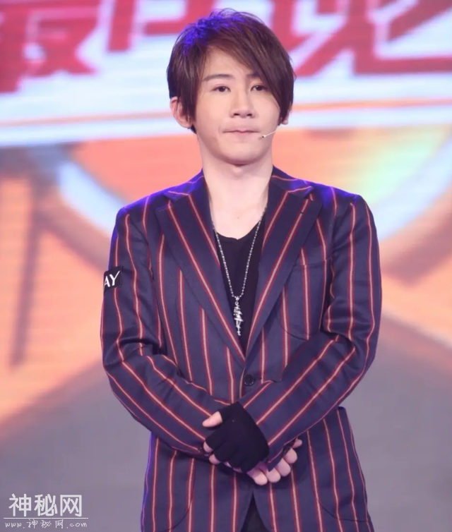 刘谦真的不红了？成于春晚，败于自己，娶富三代妻子成最幸运的事-12.jpg