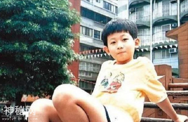 12年前，那个春晚爆火的“魔术师”刘谦，如今过得怎么样？-2.jpg