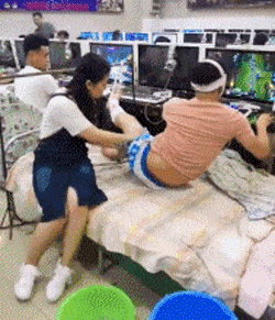 30张搞笑动图，你能憋住笑看到第几张：有杀气，有杀气，溜了溜了-4.jpg