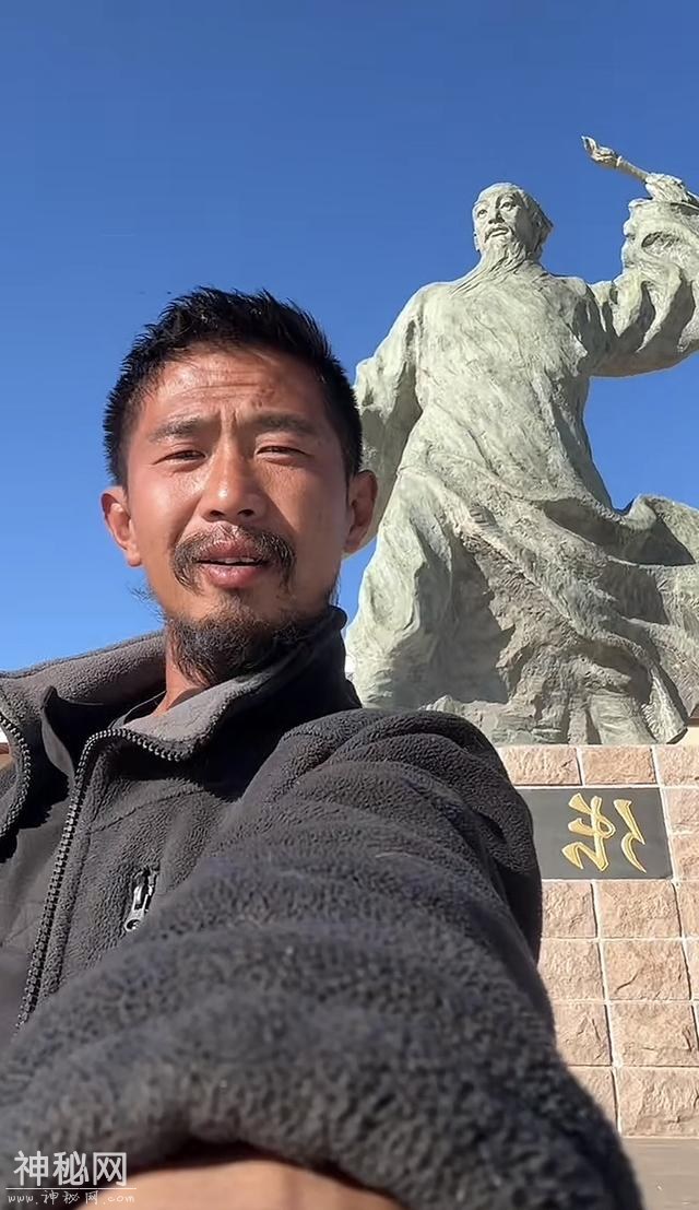 山东青州男子徒步旅行7000公里，花费5万元:15天走完罗布泊无人区-3.jpg
