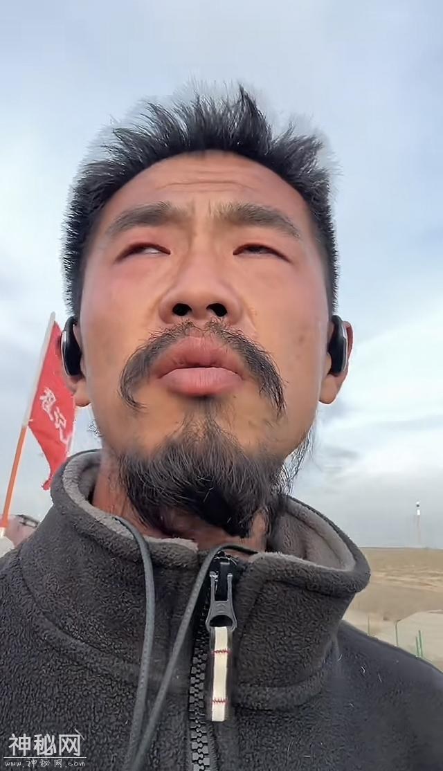 山东青州男子徒步旅行7000公里，花费5万元:15天走完罗布泊无人区-4.jpg