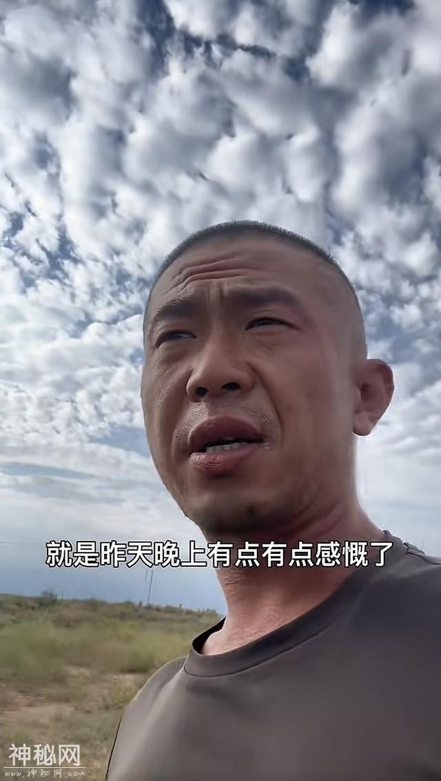 山东青州男子徒步旅行7000公里，花费5万元:15天走完罗布泊无人区-5.jpg