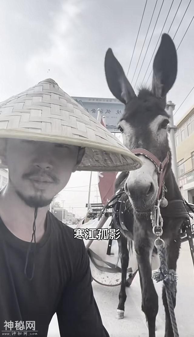 山东青州男子徒步旅行7000公里，花费5万元:15天走完罗布泊无人区-18.jpg