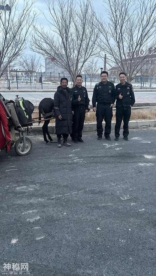 山东青州男子徒步旅行7000公里，花费5万元:15天走完罗布泊无人区-31.jpg