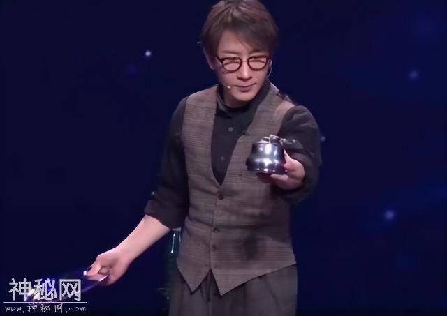 2025刘谦魔术：这场“奇幻秀”为何让人直呼失望？-6.jpg