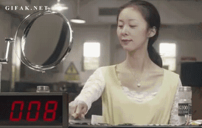 笑一笑，50张搞笑动图：向前去不了，往后倒退不了，尴尬！-40.jpg