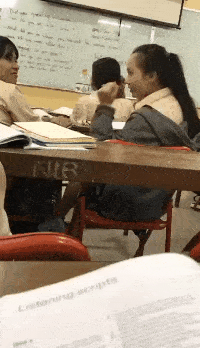 笑一笑，50张搞笑动图：向前去不了，往后倒退不了，尴尬！-99.jpg