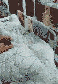 笑一笑，50张搞笑动图：向前去不了，往后倒退不了，尴尬！-109.jpg