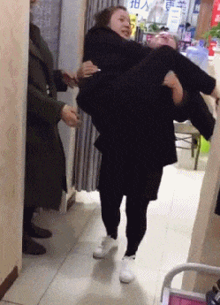 笑出好心情，30张搞笑动图：哥们你的功夫真好，没想到吧-21.jpg