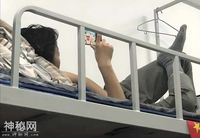 笑出好心情，30张搞笑动图：哥们你的功夫真好，没想到吧-29.jpg