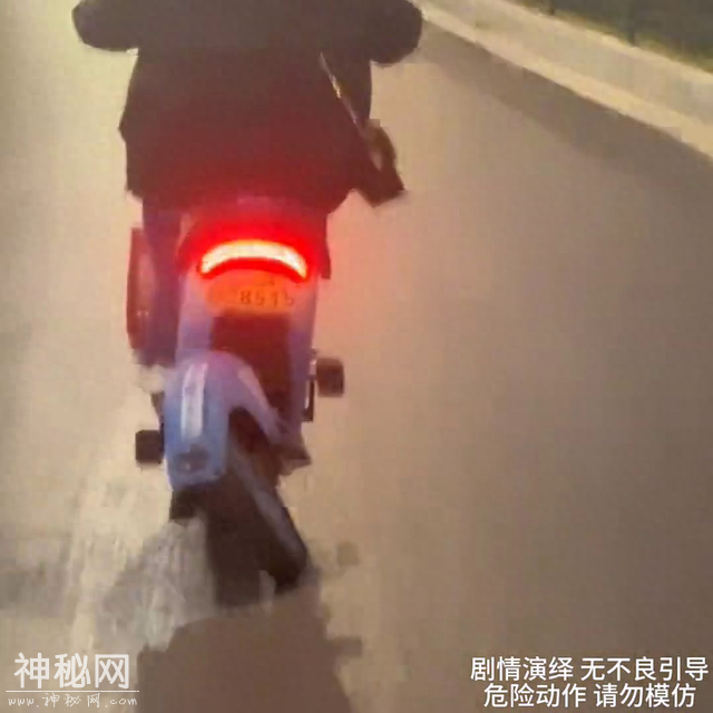 ?搞笑视频合集，笑到肚子疼！-1.jpg