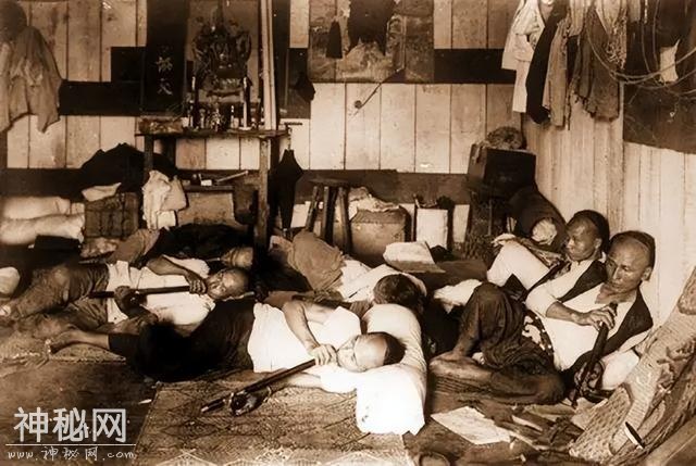 从天使到魔鬼 : 鸦片在中国泛滥成灾的历史真相-2.jpg