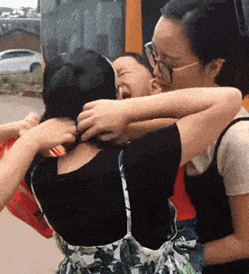 笑一笑，30张搞笑动图：年前那次，我就不该先出大王的。-22.jpg